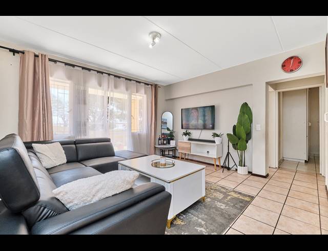 2 BEDROOM APARTMENT FOR SALE IN SUNDOWNER